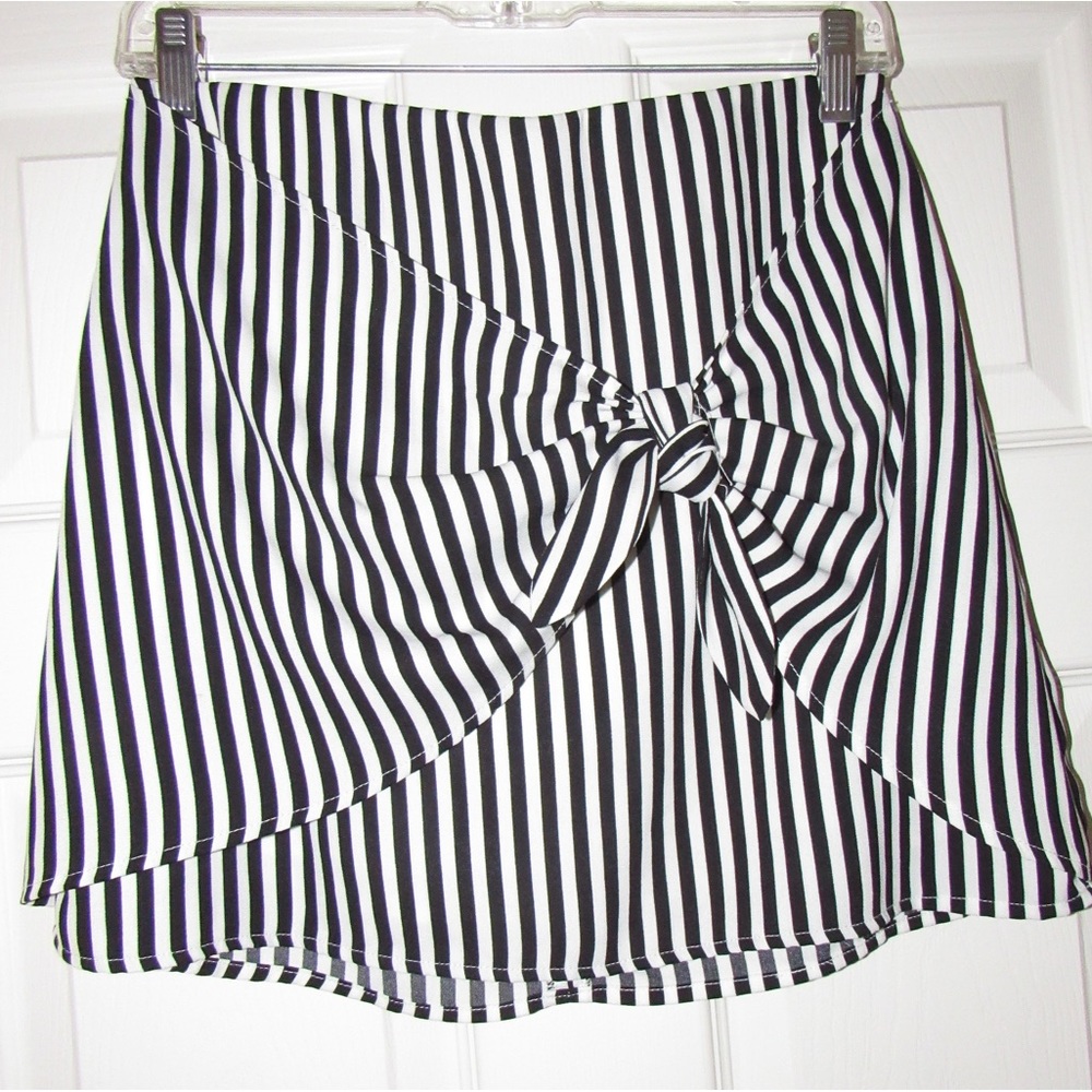 Black & White Pinstripe mini skirt